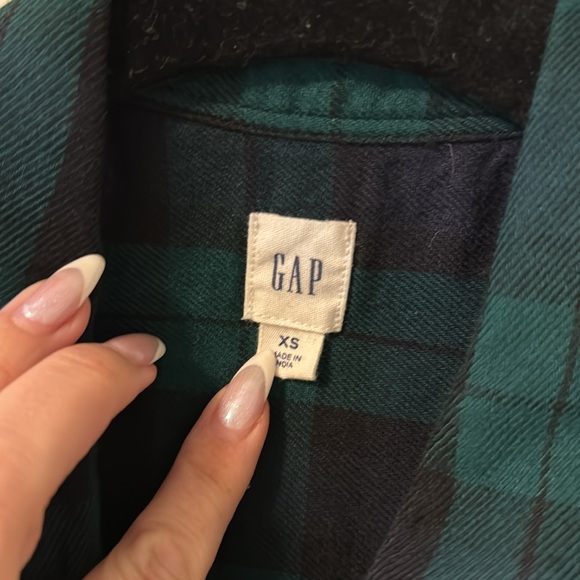 Gap tartan plaid flannel button down - Picture 2 of 4